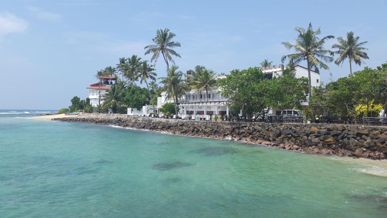Goviyapana Beach Hotel Ahangama Eksteriør billede