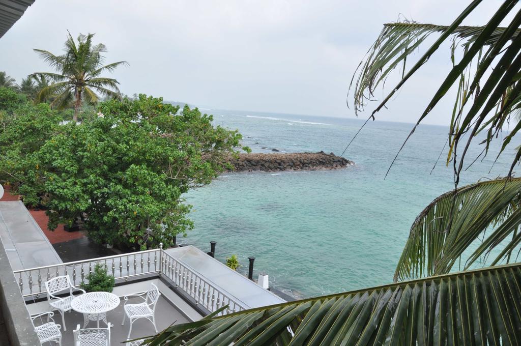 Goviyapana Beach Hotel Ahangama Værelse billede